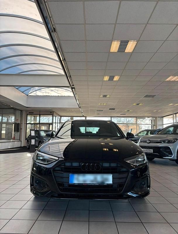 Schwarz Gebraucht 2020 Audi A4 Advanced Kombi | 21.300 € (Teuer) - Bild 1/4