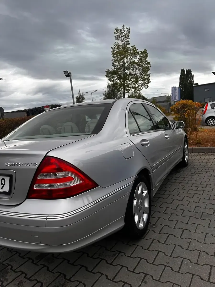 Gebraucht Mercedes C200 163 PS (119 kW) 2004 Silber Limousine