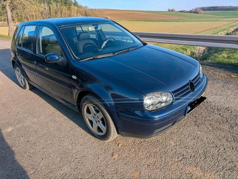 Blau Gebraucht 2003 VW Golf IV Limousine | 1.200 € (Fairer Preis) - Bild 1/4