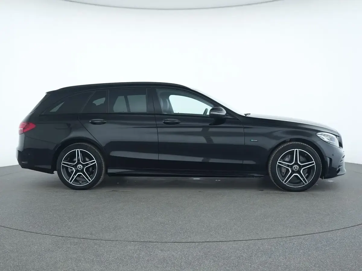Gebraucht Mercedes C300e AMG line 306 PS (225 kW) 2020 Obsidianschwarz Limousine