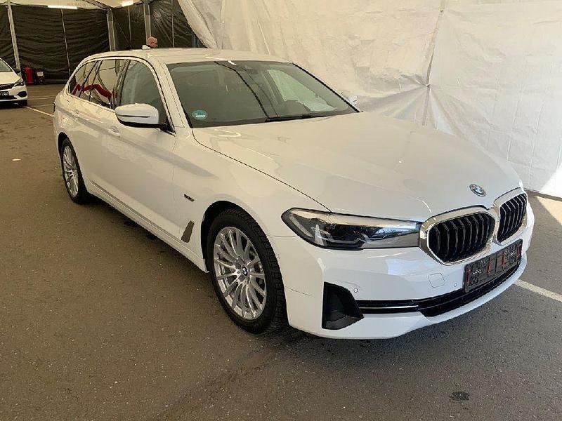Gebraucht BMW 520 204 PS (150 kW) 2022 Weiß Limousine