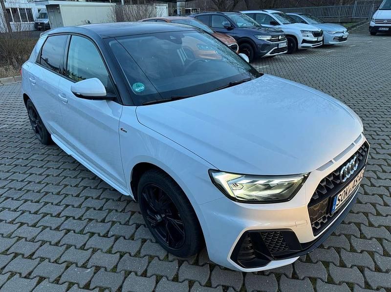 Gebraucht Audi A1 S-Line 95 PS (69 kW) 2024 Gletscherweiß metallic Kleinwagen