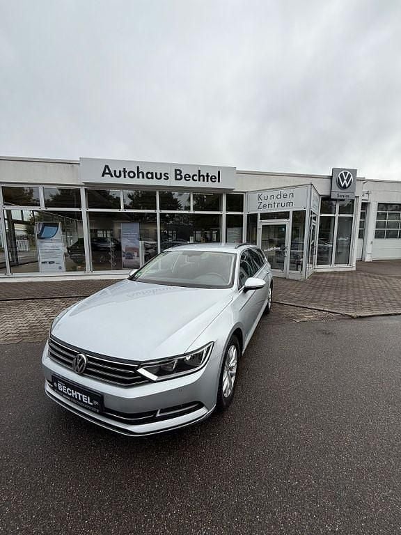 Silber Gebraucht 2017 VW Passat Comfortline Kombi | 17.490 € (Etwas zu teuer) - Bild 1/4