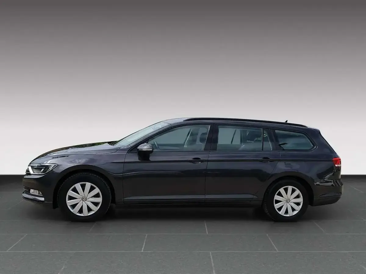 Gebraucht VW Passat Trendline 150 PS (110 kW) 2018 Mangangrau metallic Kombi