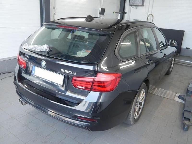 Gebraucht BMW 320 Advantage 190 PS (139 kW) 2017 Schwarz Kombi