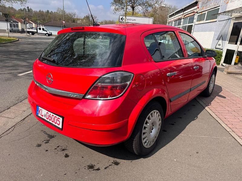 Gebraucht Opel Astra Selection 90 PS (66 kW) 2009 Rot Limousine