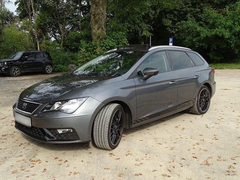 Grau Gebraucht 2018 Seat Leon ST Style Kombi | 13.000 € (Etwas zu teuer) - Bild 1/4