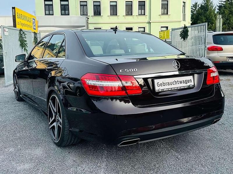 Gebraucht Mercedes E500 387 PS (284 kW) 2010 Cupritbraun  metalliclack Limousine
