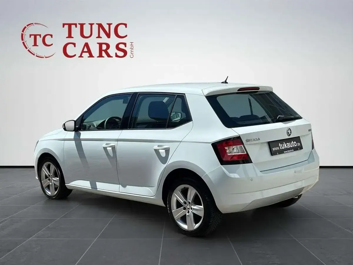 Gebraucht Skoda Fabia Cool Edition 60 PS (44 kW) 2016 Weiß Limousine