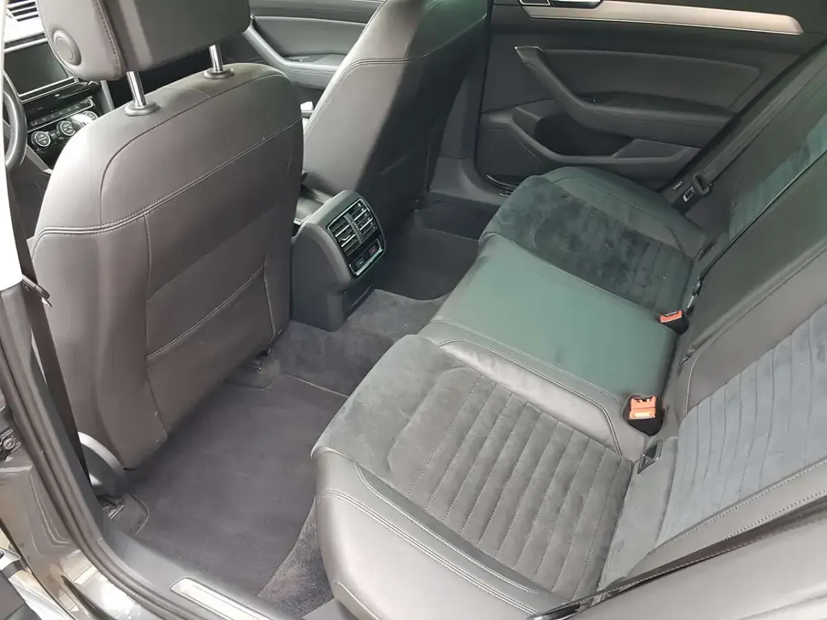 Używany VW Passat Highline 190 KM (139 kW) 2015 Szary Kombi