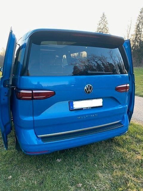 Gebraucht VW Multivan Style 150 PS (110 kW) 2022 Blau Van