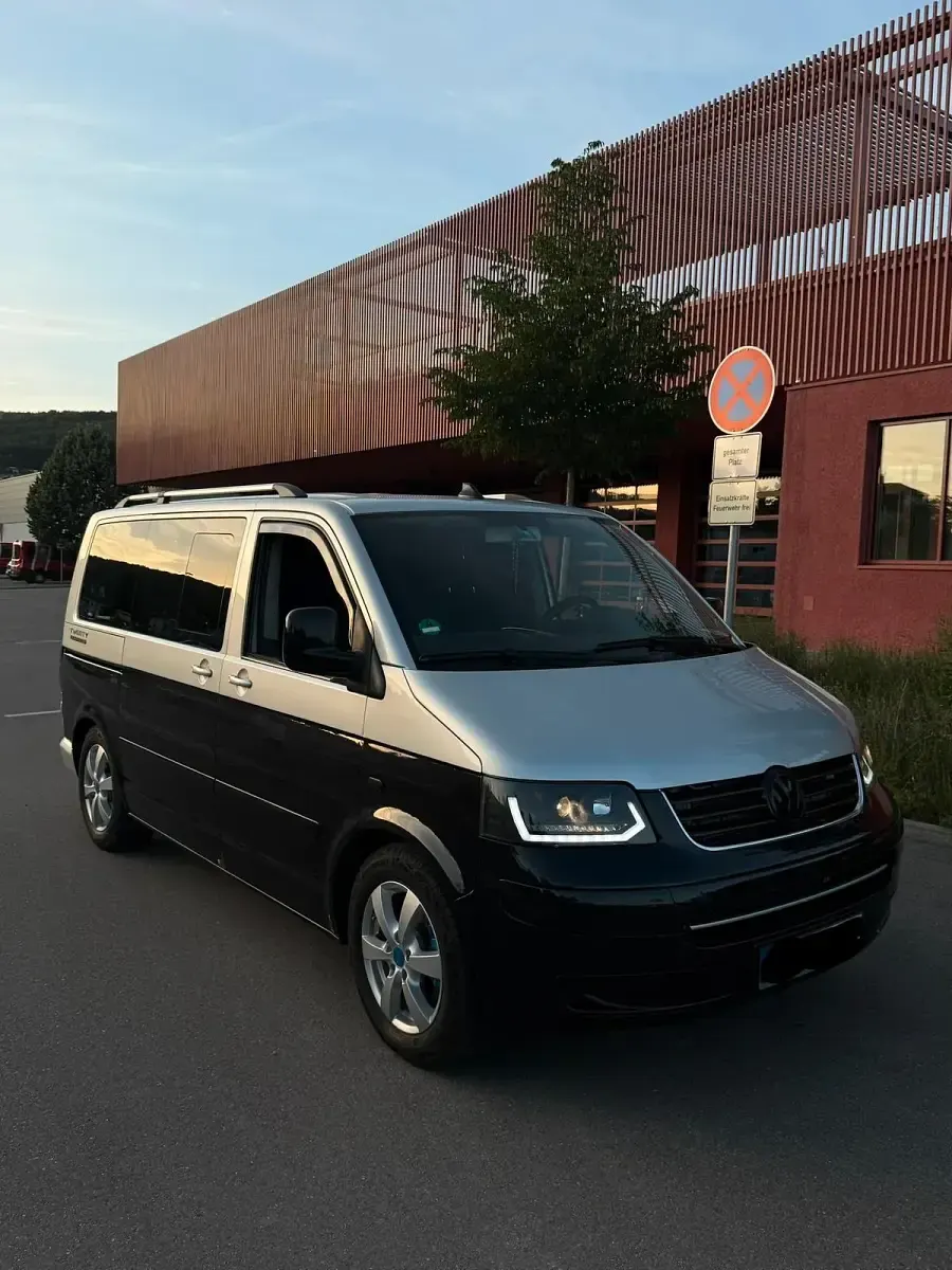 Gebraucht VW Multivan 131 PS (96 kW) 2005 Silber Van / Kleinbus
