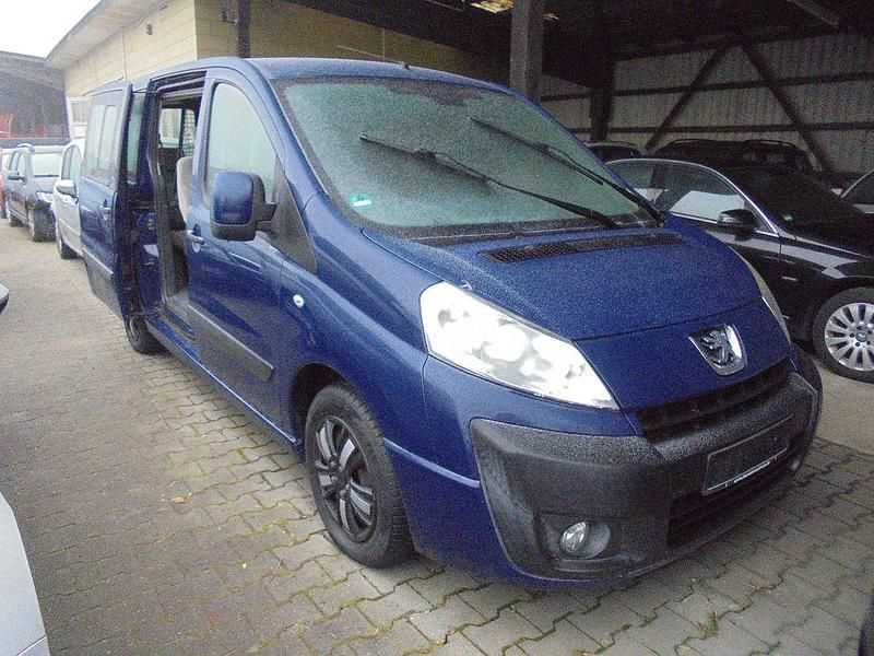 Gebraucht Peugeot TePee Tendance 120 PS (88 kW) 2011 Blau Van / Kleinbus