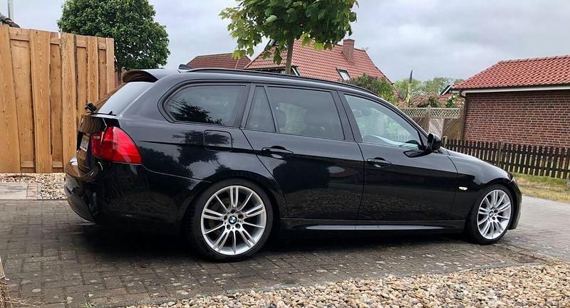 Gebraucht BMW 320 Exclusive 184 PS (135 kW) 2012 Schwarz Kombi