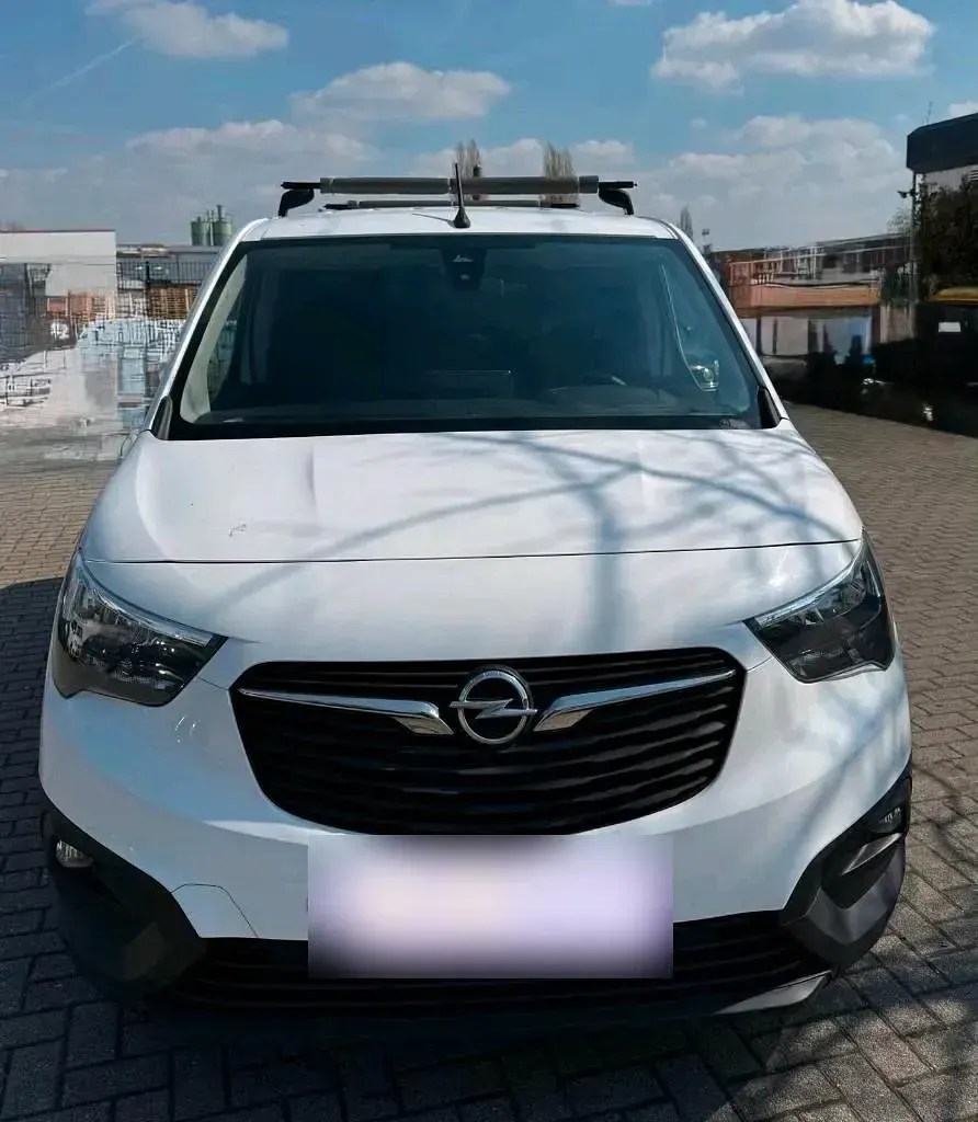 Gebraucht Opel Combo 102 PS (75 kW) 2019 Weiß Van / Kleinbus