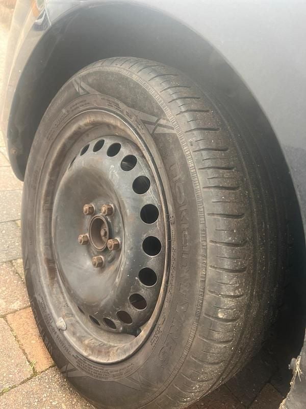 Second-hand Ford Focus 80 CP (58 kW) 2005 Albastru Coupe