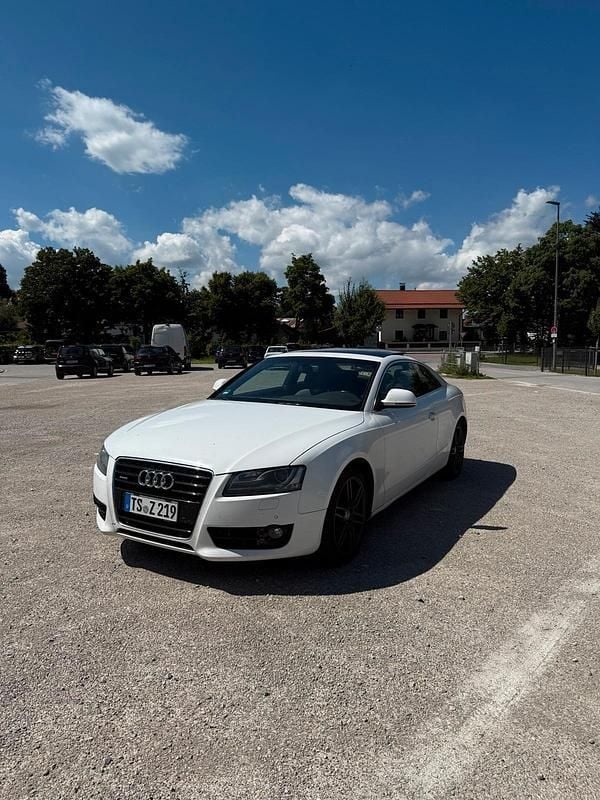 Weiß Gebraucht 2009 Audi A5 S-Line Coupé | 4.900 € (Superpreis) - Bild 1/4