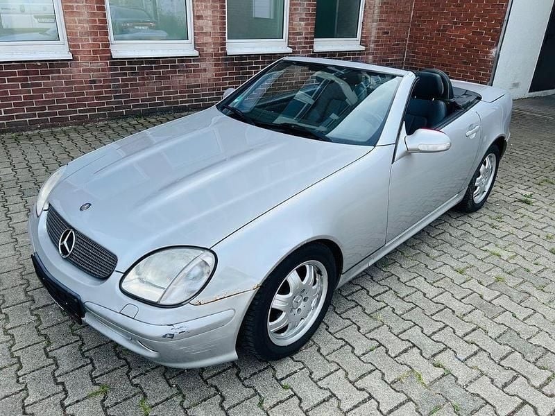 Silber Gebraucht 2002 Mercedes SLK230 Cabrio | 1.500 € (Superpreis) - Bild 1/4