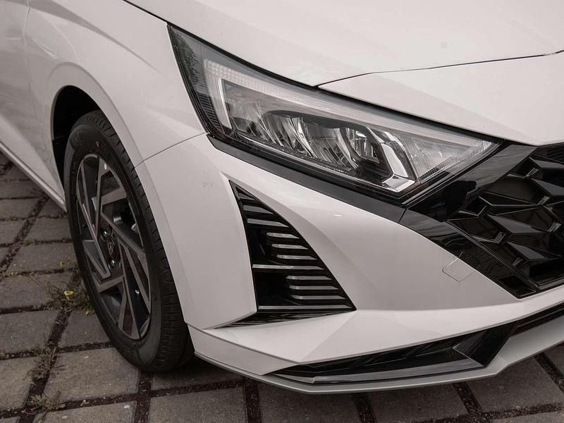 Gebraucht Hyundai i20 Trend 101 PS (74 kW) 2025 Atlas white Kleinwagen
