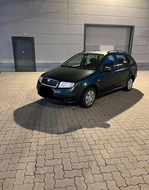 Grün Gebraucht 2006 Skoda Fabia Kombi | 3.900 € (Etwas zu teuer) - Bild 1/4