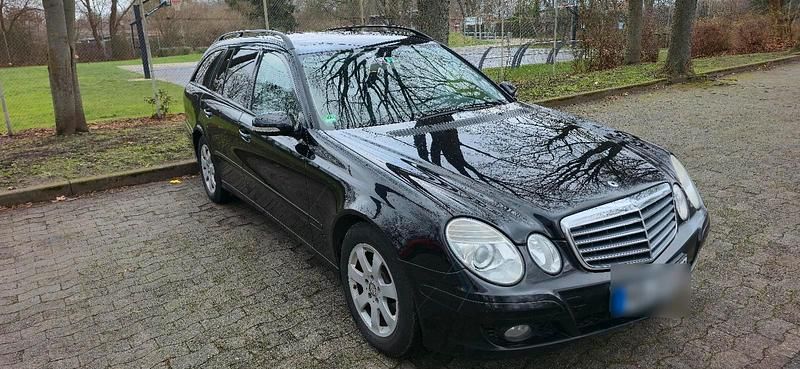 Gebraucht Mercedes E220 170 PS (125 kW) 2007 Schwarz Kombi