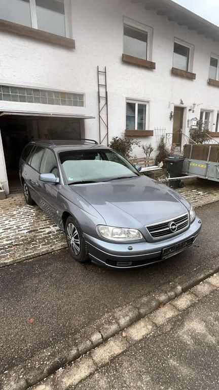 Grau Gebraucht 2001 Opel Omega Sport Limousine | 3.490 € (Teuer) - Bild 1/4