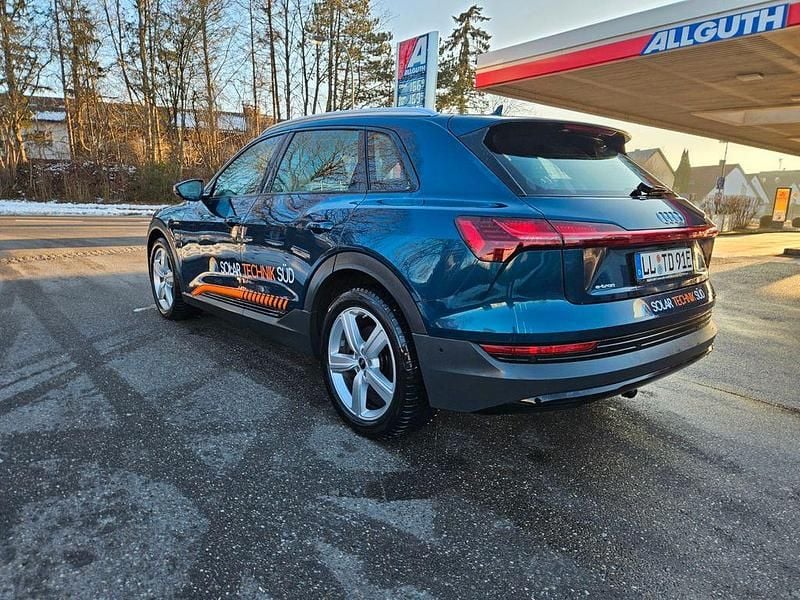 Gebraucht Audi e-tron Ambiente 230 kW (313 PS) 2020 Blau SUV