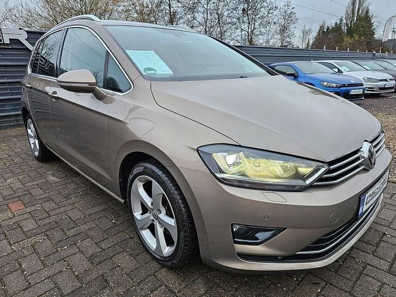 Gebraucht VW Golf Sportsvan Highline 150 PS (110 kW) 2014 Pyramid gold Van / Kleinbus
