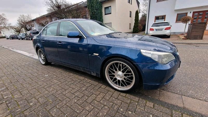 Gebraucht BMW 520 170 PS (125 kW) 2004 Blau Limousine