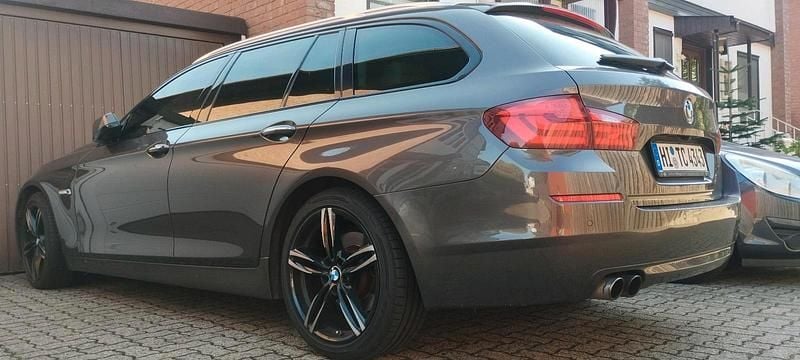 Gebraucht BMW 525 218 PS (160 kW) 2012 Grau Kombi