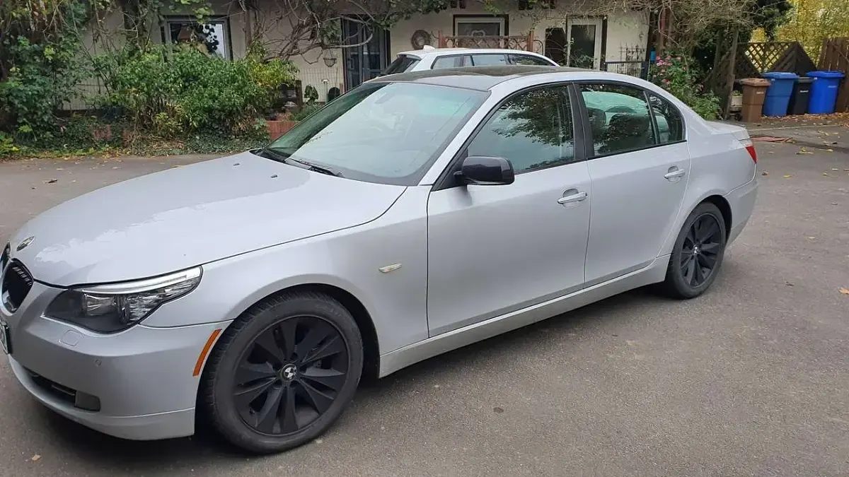 Gebraucht BMW 528 235 PS (172 kW) 2008 Silber Limousine