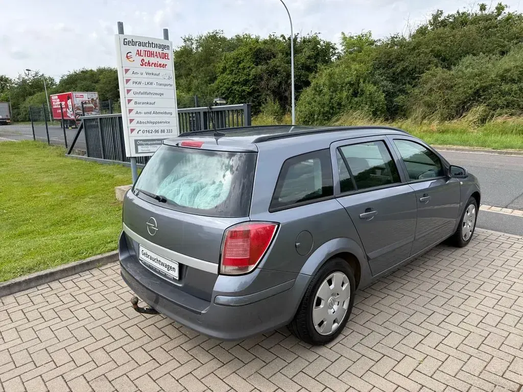 Gebraucht Opel Astra Edition 105 PS (77 kW) 2005 Grau Limousine