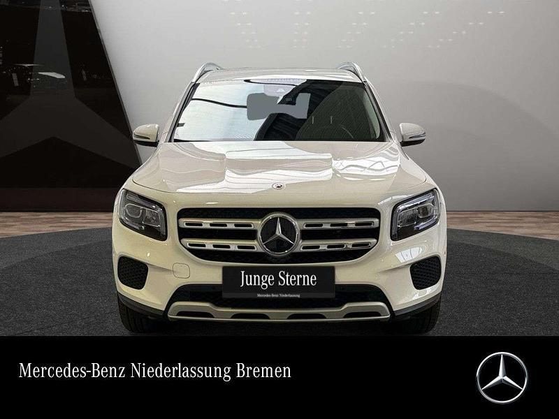 Weiß Gebraucht 2023 Mercedes GLB180 Style SUV | 29.890 € (Guter Preis) - Bild 1/3