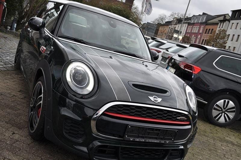 Gebraucht Mini John Cooper Works 231 PS (169 kW) 2016 Rebel green Kleinwagen