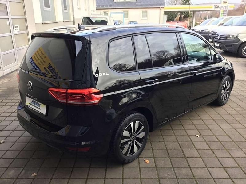 Gebraucht VW Touran Comfortline 150 PS (110 kW) 2025 Grenadillschwarz metallic Van / Kleinbus