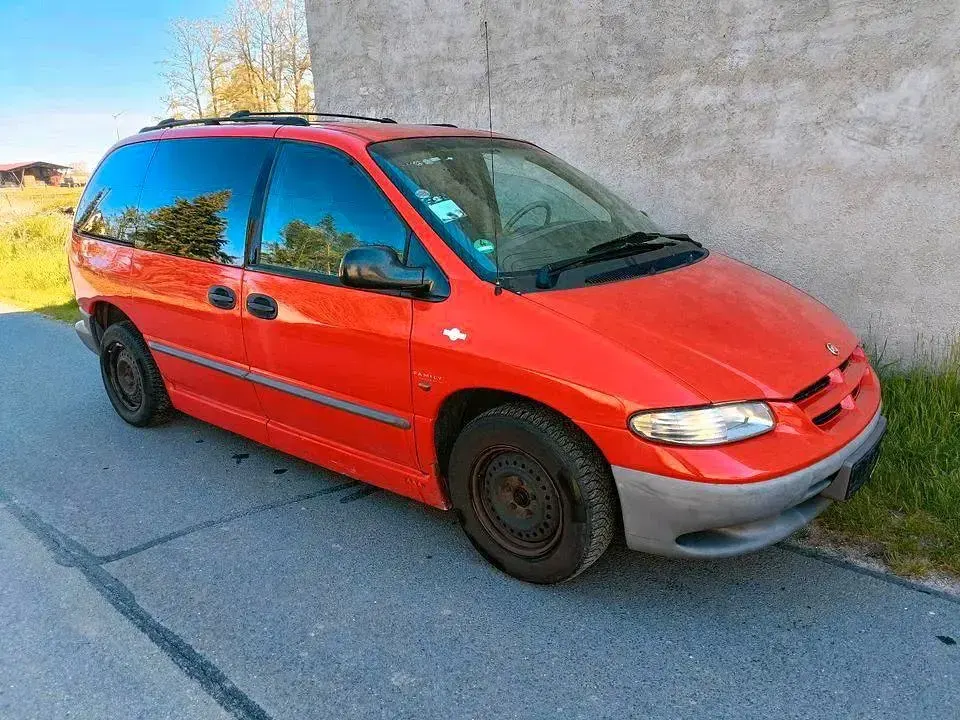 Gebraucht Chrysler Voyager 150 PS (110 kW) 2000 Rot Van / Kleinbus