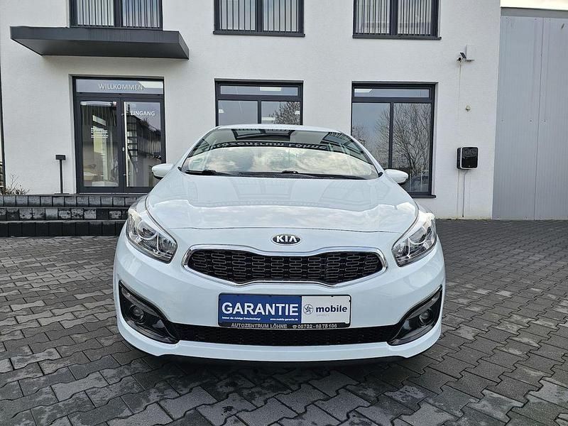 Gebraucht Kia Ceed Edition 7 136 PS (100 kW) 2017 Weiß Kleinwagen