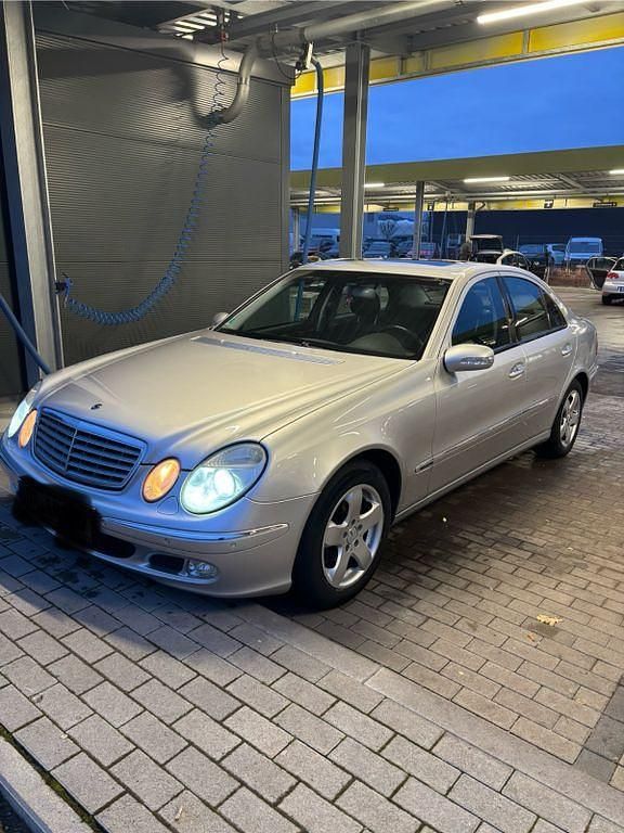 Gebraucht Mercedes E240 Elegance 177 PS (130 kW) 2005 Silber Limousine