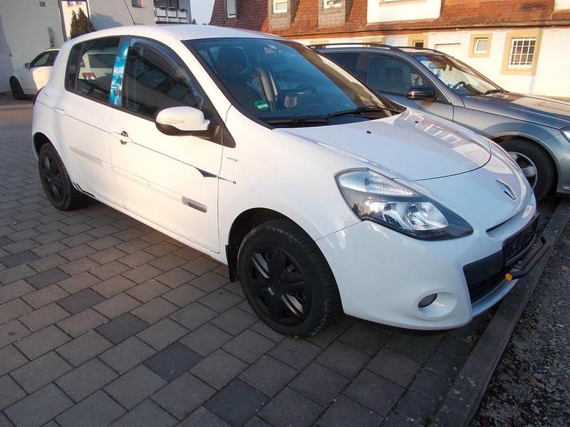 Gebraucht Renault Clio III 75 PS (55 kW) 2012 Weiß Kleinwagen