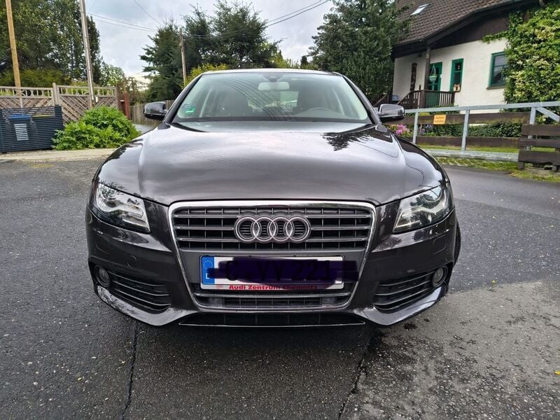 Schwarz Gebraucht 2009 Audi A4 Attraction Limousine | 5.899 € (Superpreis) - Bild 1/4