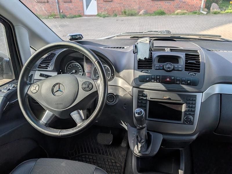 Gebraucht Mercedes Viano 224 PS (164 kW) 2013 Silber Van / Kleinbus