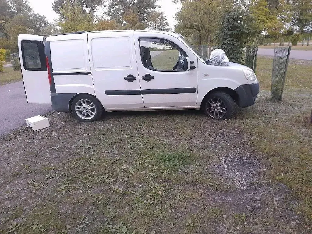 Gebraucht Fiat Doblò 102 PS (75 kW) 2006 Weiß Van / Kleinbus