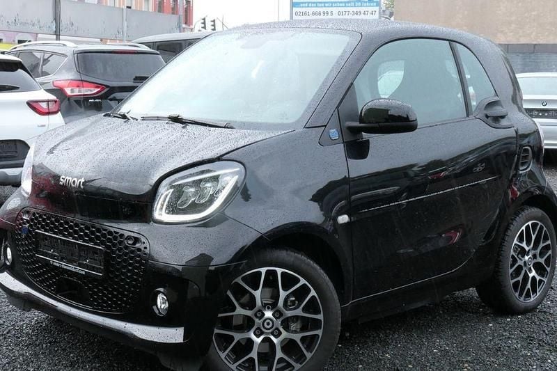 Schwarz Gebraucht 2020 Smart ForTwo Electric Drive Coupé | 11.950 € (Fairer Preis) - Bild 1/4