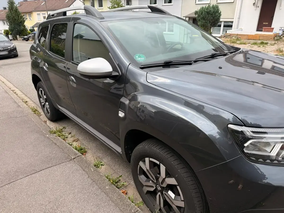 Gebraucht Dacia Duster 115 PS (84 kW) 2022 Grau SUV