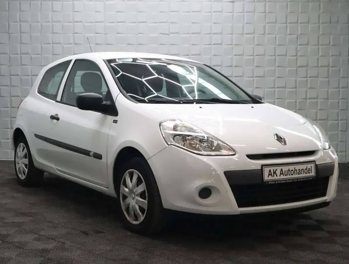 Gebraucht Renault Clio 75 PS (55 kW) 2012 Weiß Kleinwagen