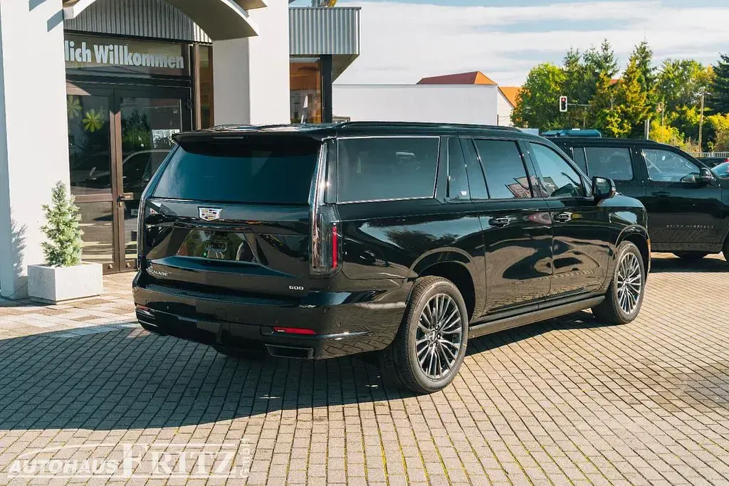 Neu Cadillac Escalade 426 PS (313 kW) 2026 Schwarz SUV
