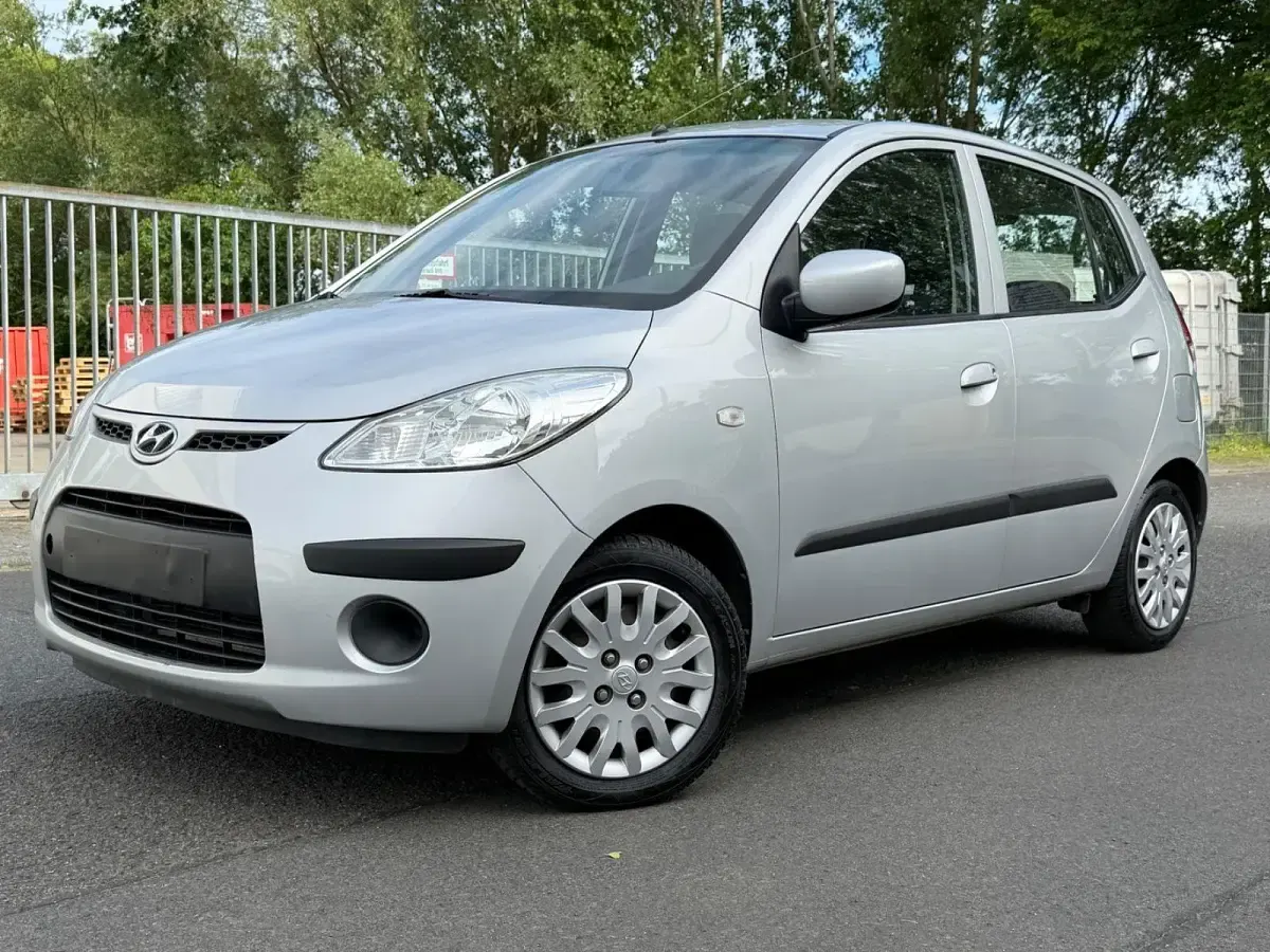 Gebraucht Hyundai i10 Classic 67 PS (49 kW) 2010 Silber Kleinwagen