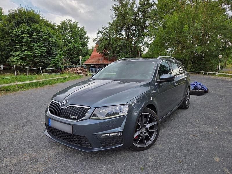 Grau Gebraucht 2015 Skoda Octavia RS Kombi | 12.700 € (Fairer Preis) - Bild 1/4