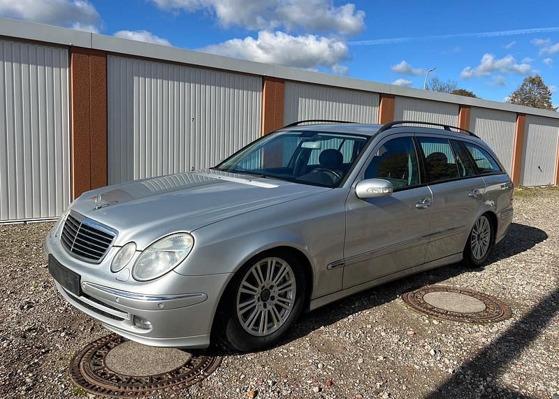 Silber Gebraucht 2006 Mercedes E280 Avantgarde Kombi | 1.700 € (Superpreis) - Bild 1/4
