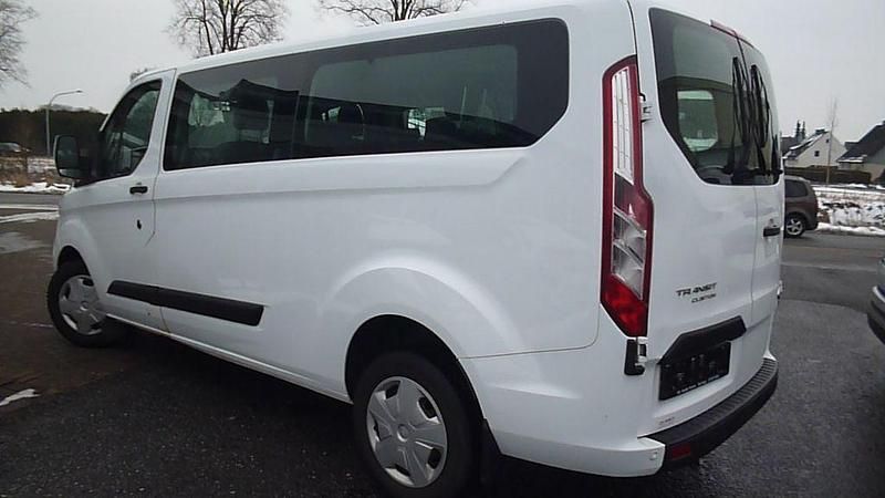 Gebraucht Ford Transit Trend 131 PS (96 kW) 2022 Weiß Kombi